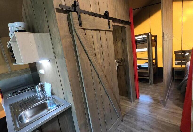 Standard Tent, Domaine De Clarat