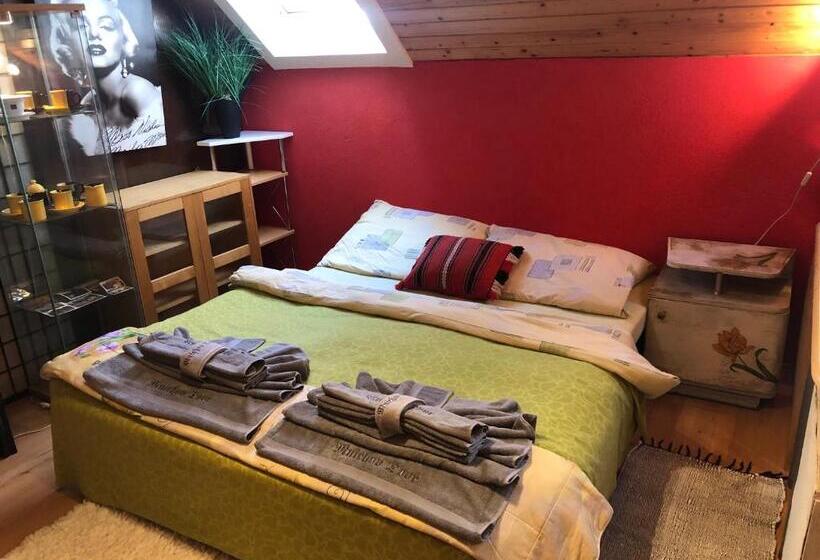 패밀리 스위트, Mníchov Dvor