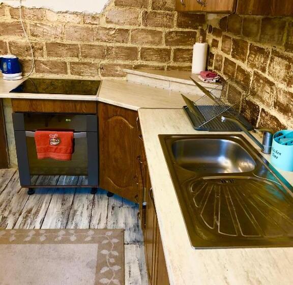 침실 2개 주택, Mníchov Dvor