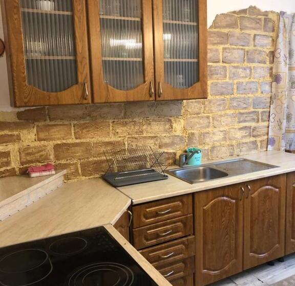 침실 2개 주택, Mníchov Dvor