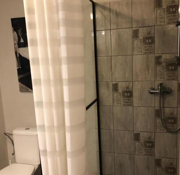 침실 2개 주택, Mníchov Dvor