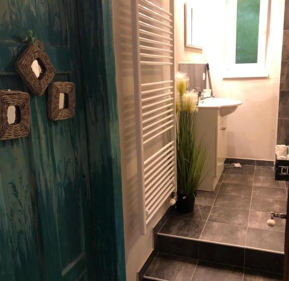 침실 2개 주택, Mníchov Dvor