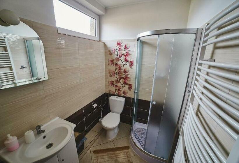 غرفة قياسية, Penzión Music