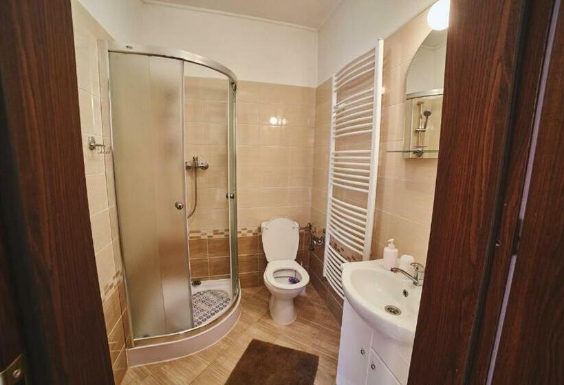 غرفة قياسية, Penzión Music