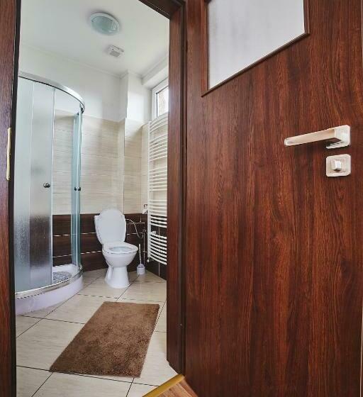 غرفة قياسية, Penzión Music