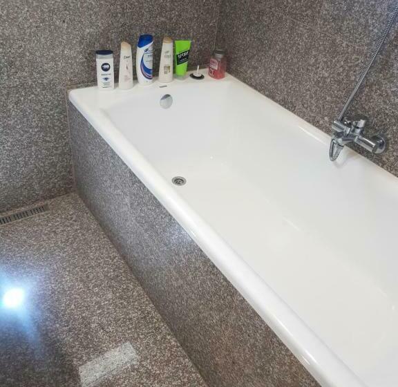 בית, 4 חדרי שינה, Wine Boutique Complex ,,hrisimov