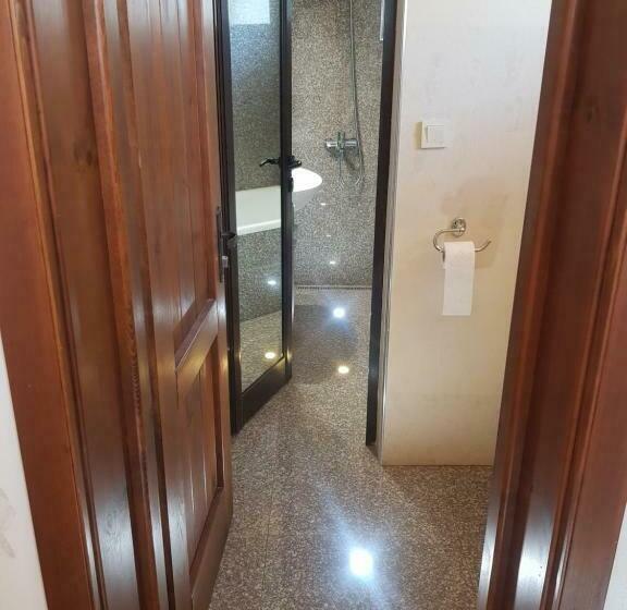 בית, 4 חדרי שינה, Wine Boutique Complex ,,hrisimov