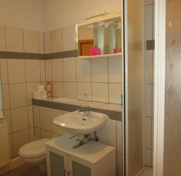 غرفة قياسية فردية, Zimmervermietung Zum See