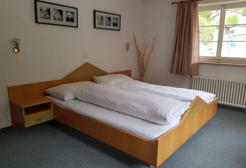 经济房, Restaurant Edelweiss