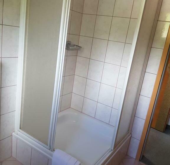 经济房, Restaurant Edelweiss