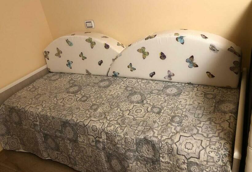 חדר קומפורט לשלושה, B&b Butterfly