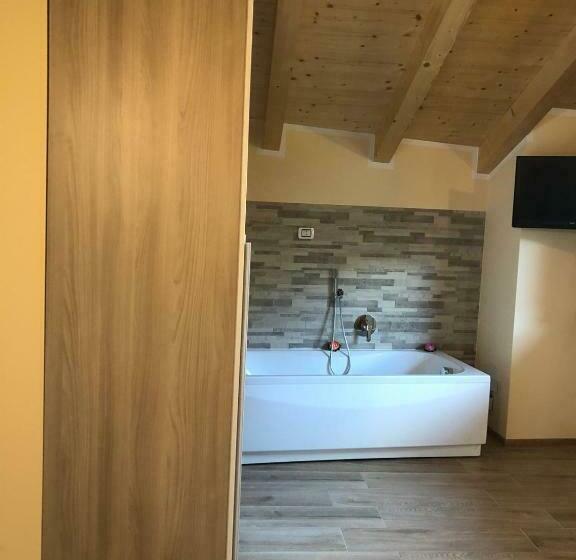 חדר דלוקס לשלושה, B&b Butterfly