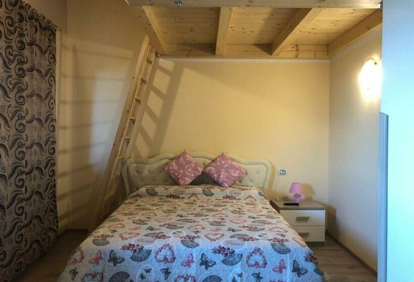 חדר דלוקס לשלושה, B&b Butterfly