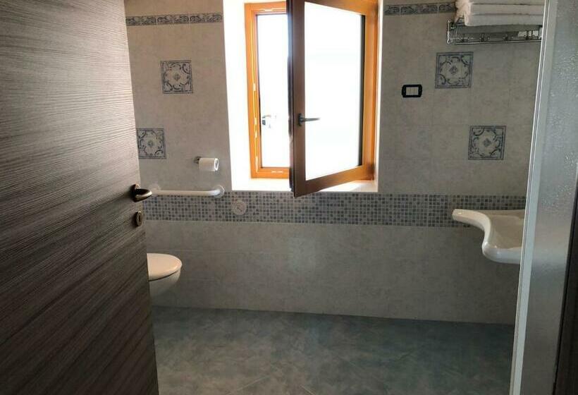 חדר סטנדרט לשלושה, B&b Butterfly