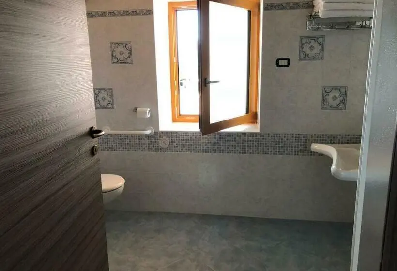 Standard Kolmen Hengen Huone, B&b Butterfly