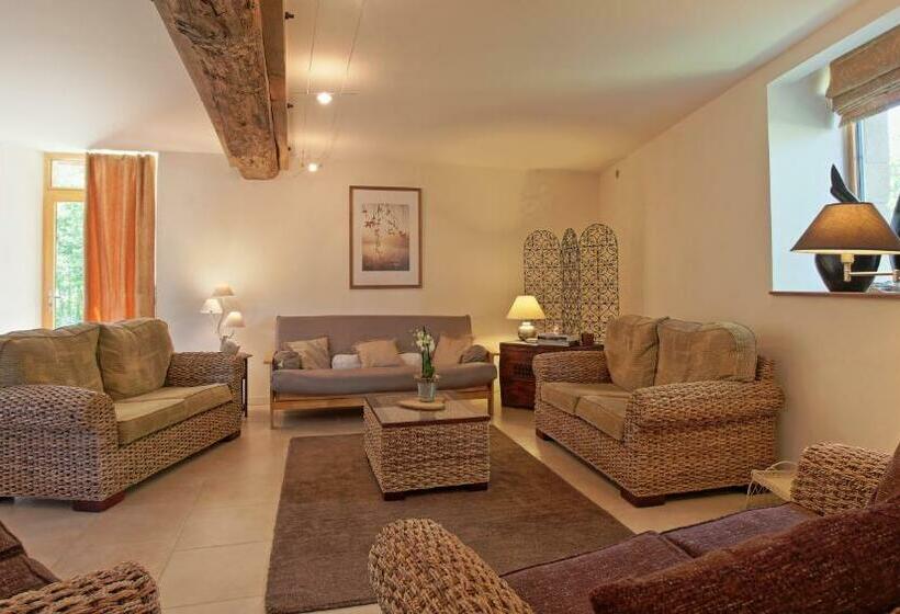 غرفة عائلية مطلّة علي الحديقة, Moulin De Limayrac