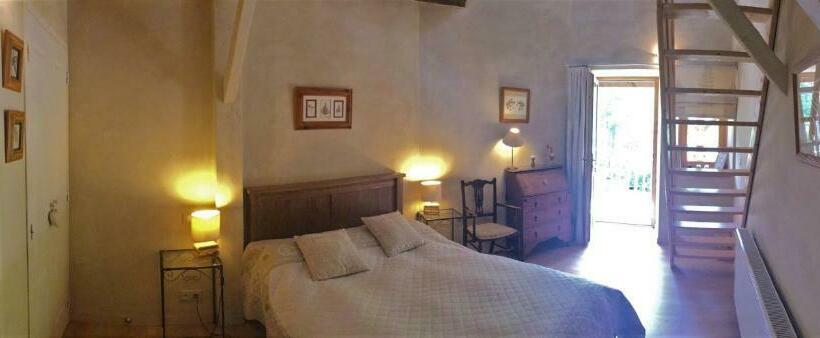 غرفة عائلية مطلّة علي الحديقة, Moulin De Limayrac