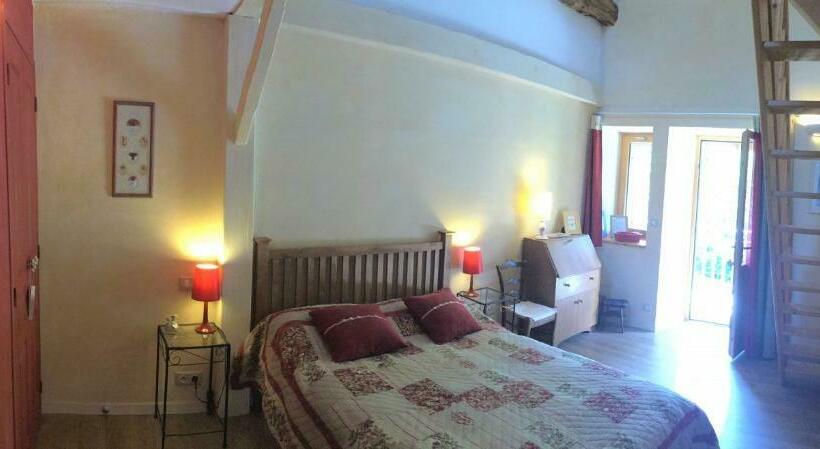 غرفة عائلية مطلّة علي الحديقة, Moulin De Limayrac