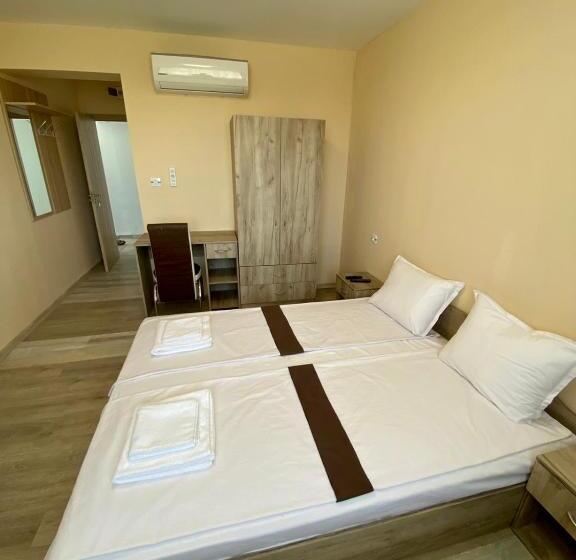 חדר סטנדרט נוף לבריכה, Sunrise