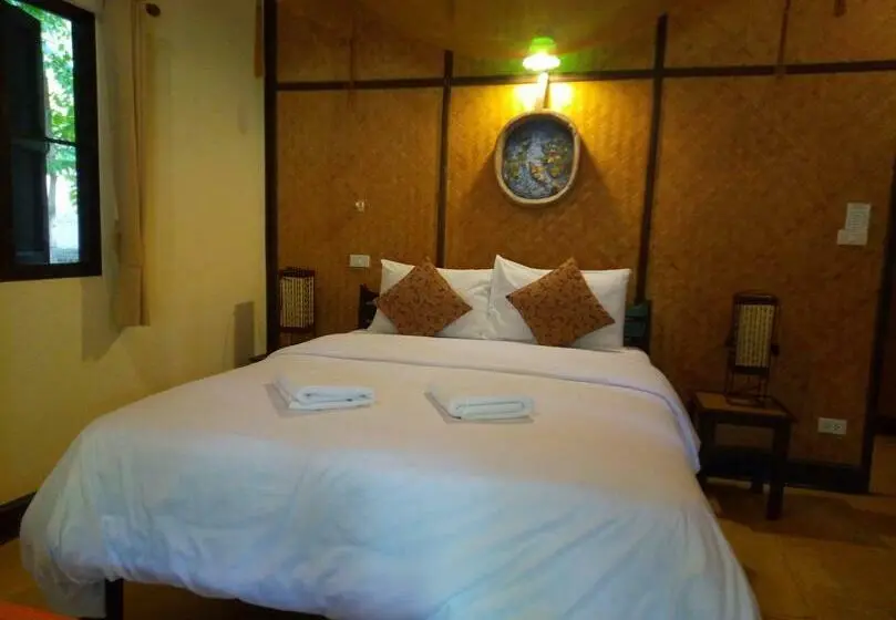 バルコニー付きスタンダードルーム, Baanwangnamkeaw Lodge