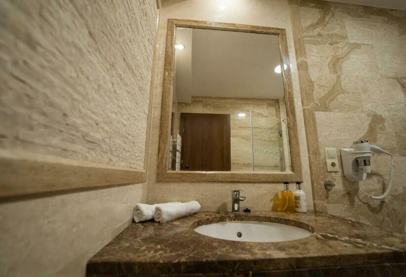 バルコニー付きスタンダードルーム, River