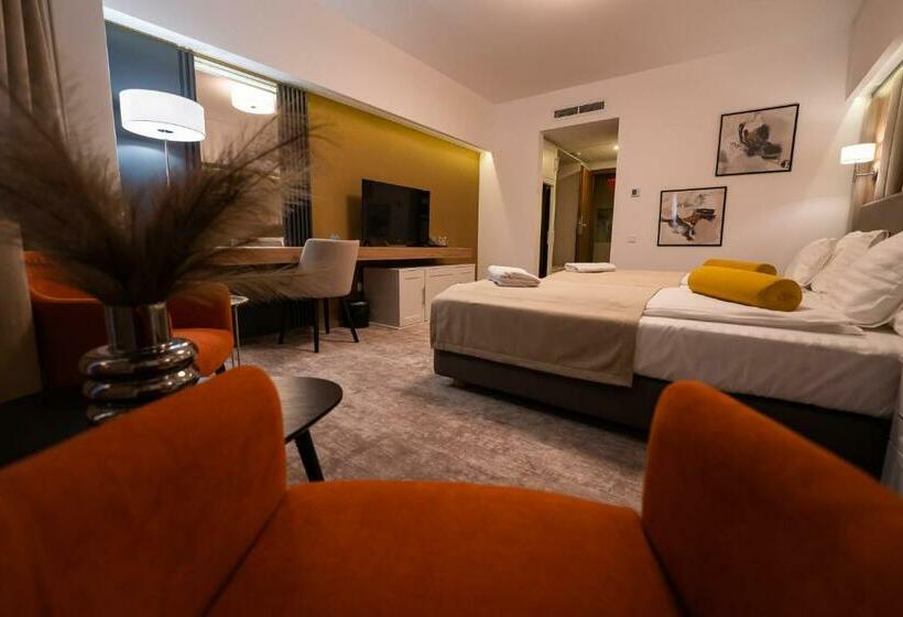 バルコニー付きスタンダードルーム, River