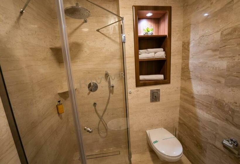 ジュニアスイート, River