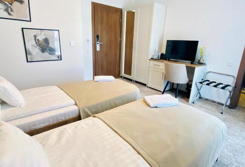 エコノミールーム, River