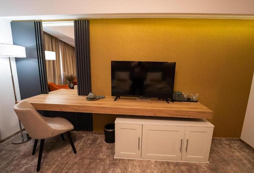 スタンダードルーム, River