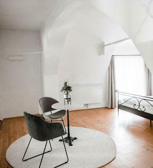 غرفة قياسية, Das Gästehaus