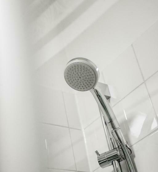 جناح مزوَّد بشرفة, Das Gästehaus