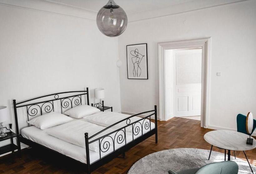 غرفة قياسية, Das Gästehaus