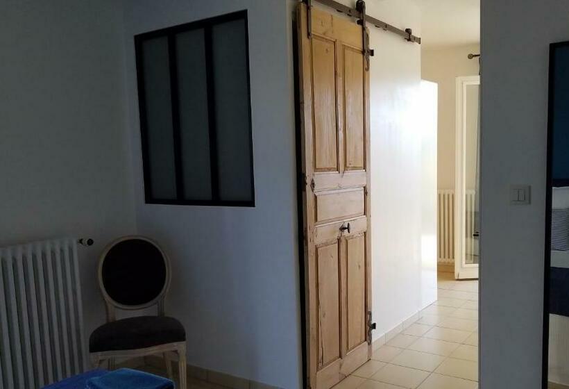 스탠다드 룸 산 전망, La Fontaine Au Loup