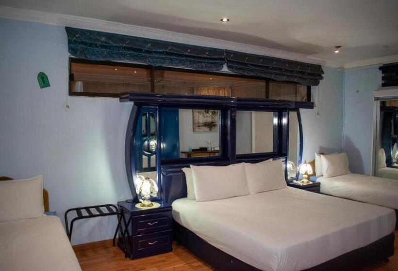 חדר קלאסי לארבעה, Lenasia Guest Lodge