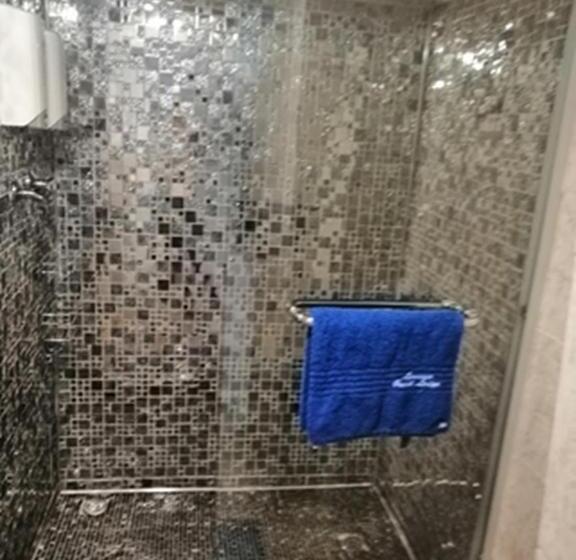 חדר קלאסי לארבעה, Lenasia Guest Lodge