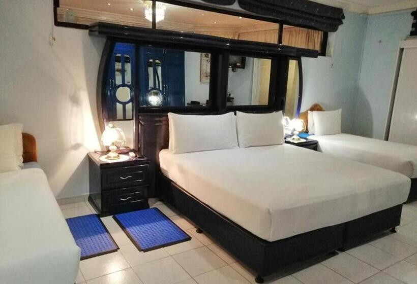 חדר קלאסי לארבעה, Lenasia Guest Lodge