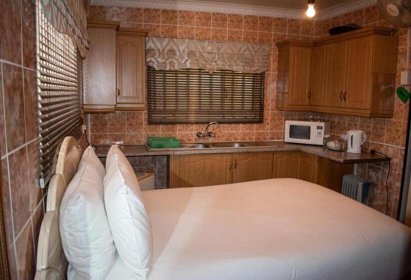 חדר אקונומי, Lenasia Guest Lodge