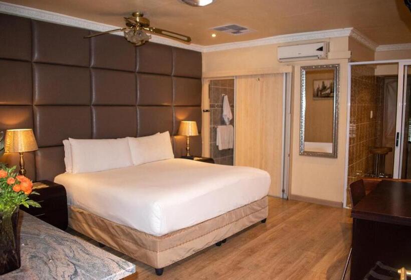 חדר דחוקס עם מיטת קינג, Lenasia Guest Lodge