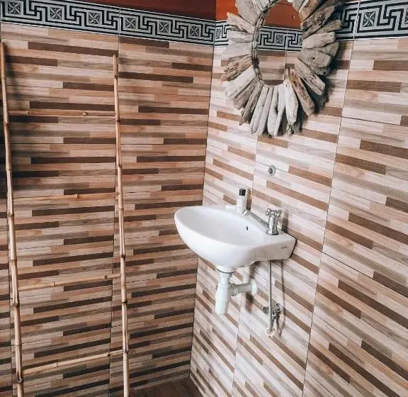 バルコニー付きデラックスルーム, My House Guest House