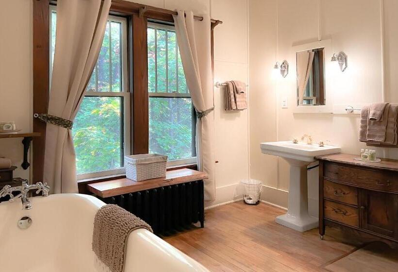 شاليه غرفة نوم واحدة, White Pine Camp