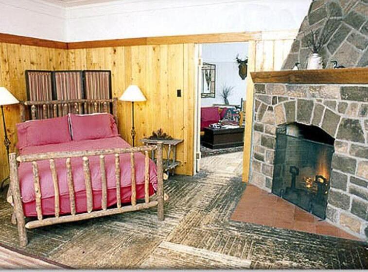 غرفة ديلوكس رباعية, White Pine Camp