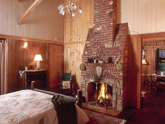 غرفة قياسية رباعية, White Pine Camp