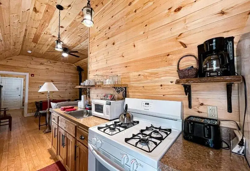 ２ベッドルームアパートメント, White Pine Camp