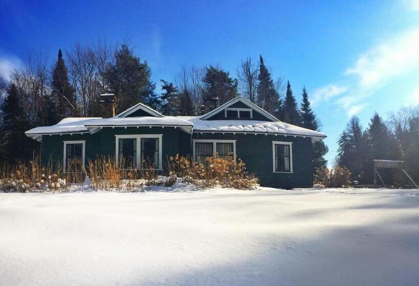 كابينة, White Pine Camp