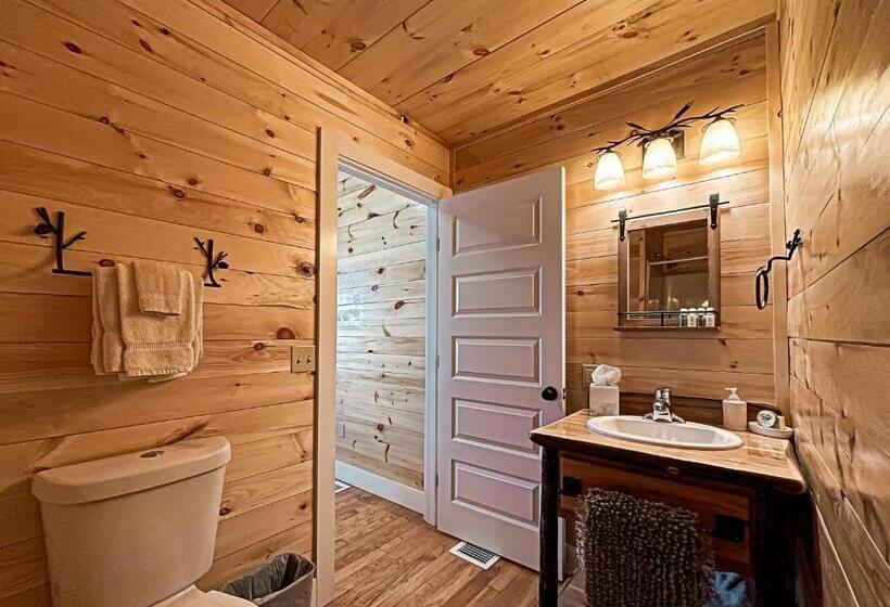 شاليه سوبيريور غرفة نوم واحدة, White Pine Camp