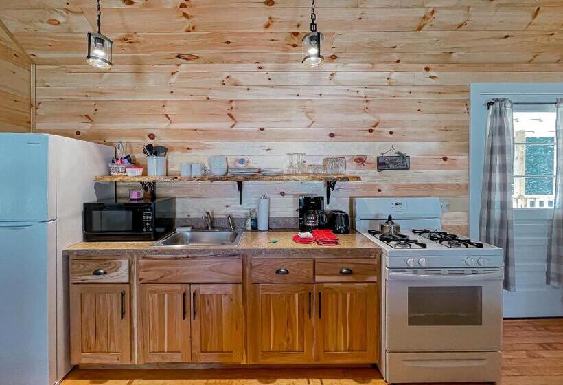 شاليه سوبيريور غرفة نوم واحدة, White Pine Camp