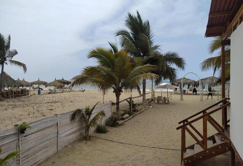 اتاق استاندارد چهارنفره با بالکن, Hospedaje Las Brisas De Zorritos