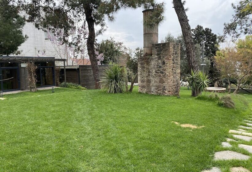 بنجلو ديلوكس, Triada Hotel Buyukada