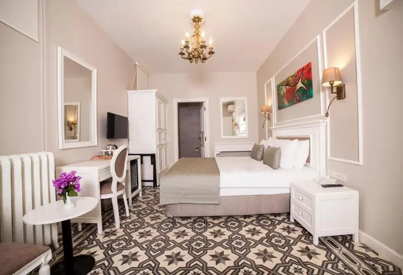اتاق استاندارد با وان آب گرم, Triada Hotel Buyukada