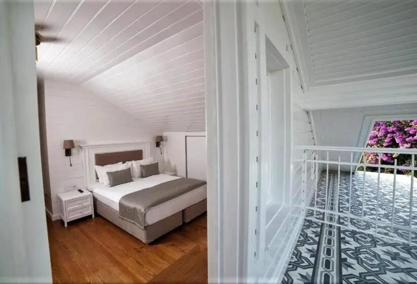 اتاق لوکس خانوادگی, Triada Hotel Buyukada